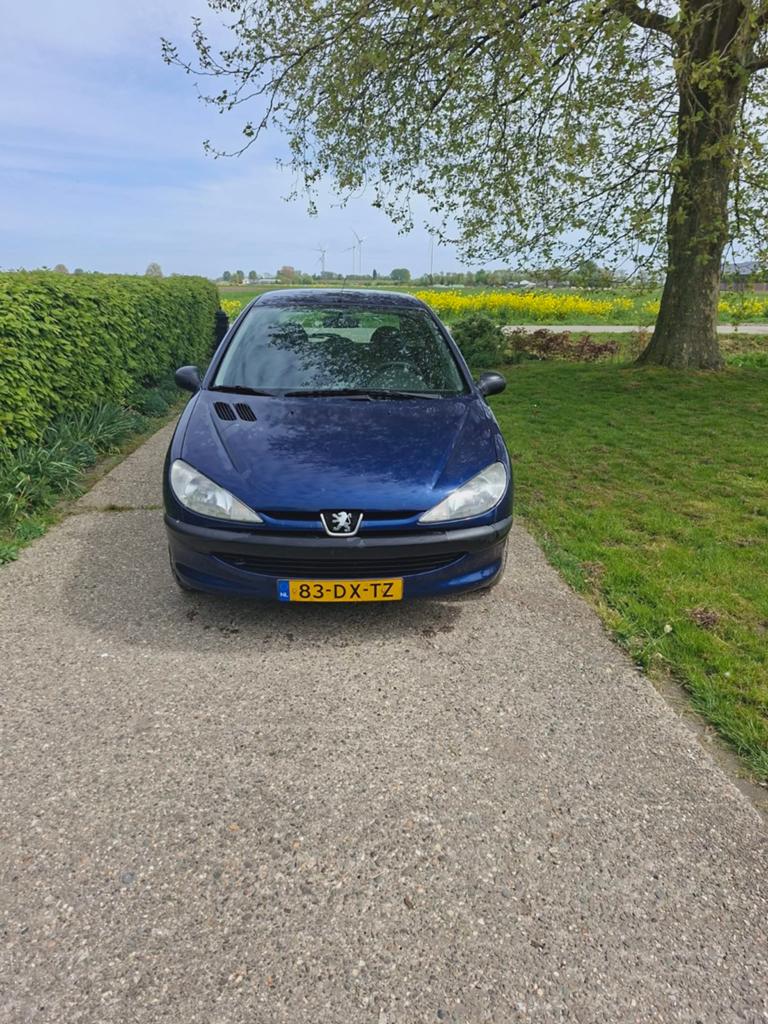Peugeot 206 1.9 XND 3D 2000 Blauw, Auto's, Voorwielaandrijving, Origineel Nederlands, Particulier, 984 kg