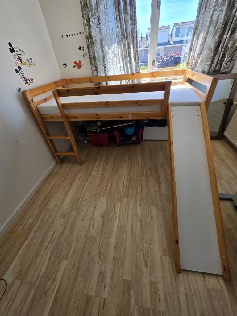 Half hoogslaper met glijbaan– DIRECT OP TE HALEN, Kinderen en Baby's, Kinderkamer | Stapelbedden en Hoogslapers, Ophalen, Gebruikt