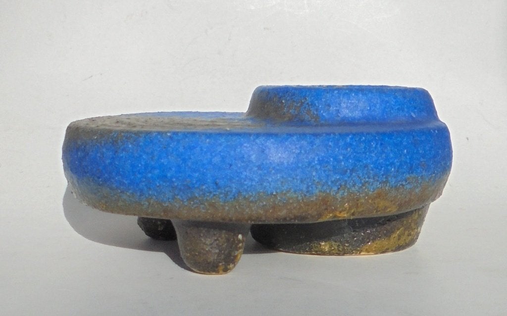 Design discus UFO vaas op 3 pootjes Midcentury kobalt blauw., Antiek en Kunst, Ophalen of Verzenden