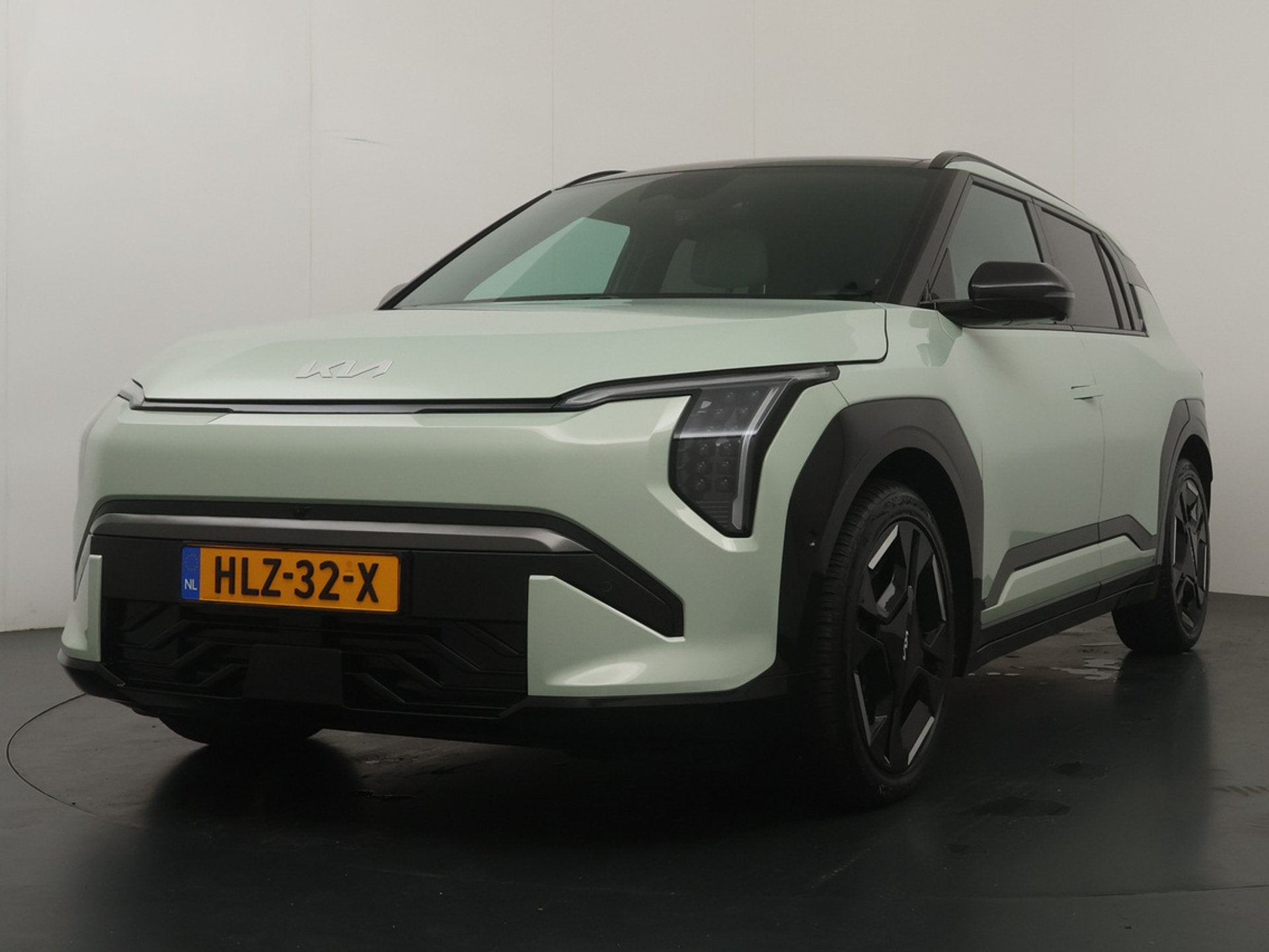 Kia EV3 GT-PlusLine 81.4 kWh - Draadloze Apple CarPlay / And, Auto's, Gebruikt, Adaptive Cruise Control, Grijs, 204 pk