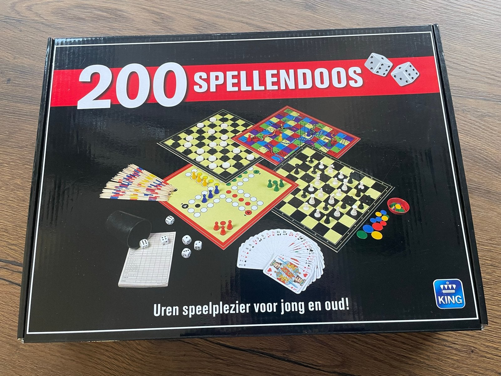 200 Spellendoos - Uren speelplezier voor jong en oud!, Hobby en Vrije tijd, Gezelschapsspellen | Bordspellen, Een of twee spelers