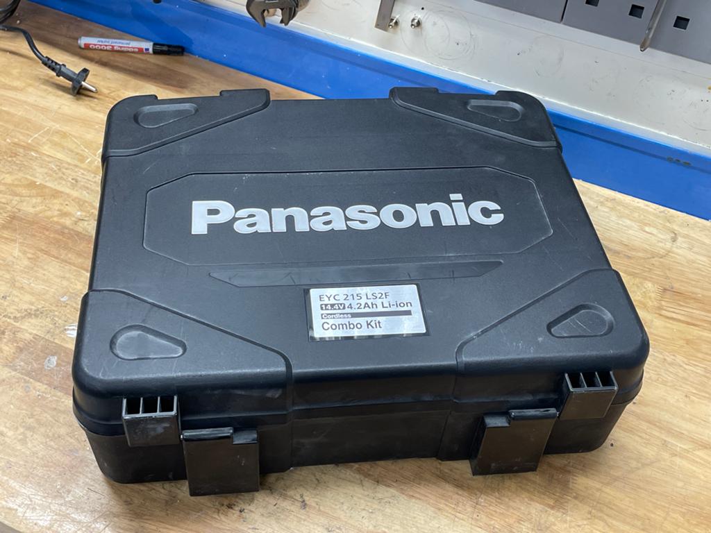 Panasonic koffer met accu lader, Ophalen of Verzenden, Gebruikt, Minder dan 400 watt, Boor- en Schroefmachine