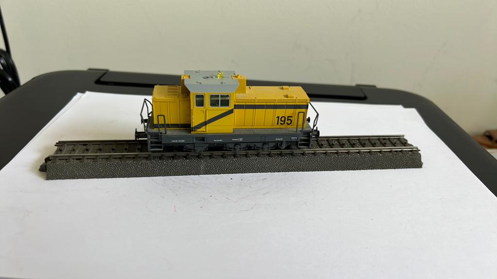 Märklin Locomotief uit nalatenschap - Geel, nummer 195, Wisselstroom, Gebruikt, Locomotief, Ophalen of Verzenden