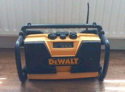 DeWalt Bouwradio - Degelijk en Goed Geluid, Ophalen, Gebruikt, Bouwradio