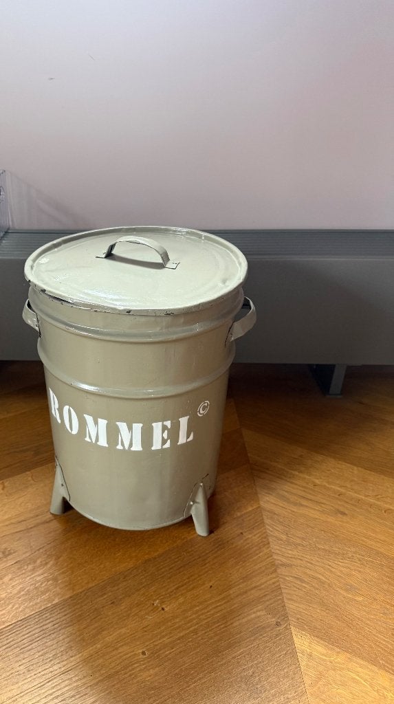 Stalen emmer “rommel”, Ophalen, Zo goed als nieuw, Opbergmeubel
