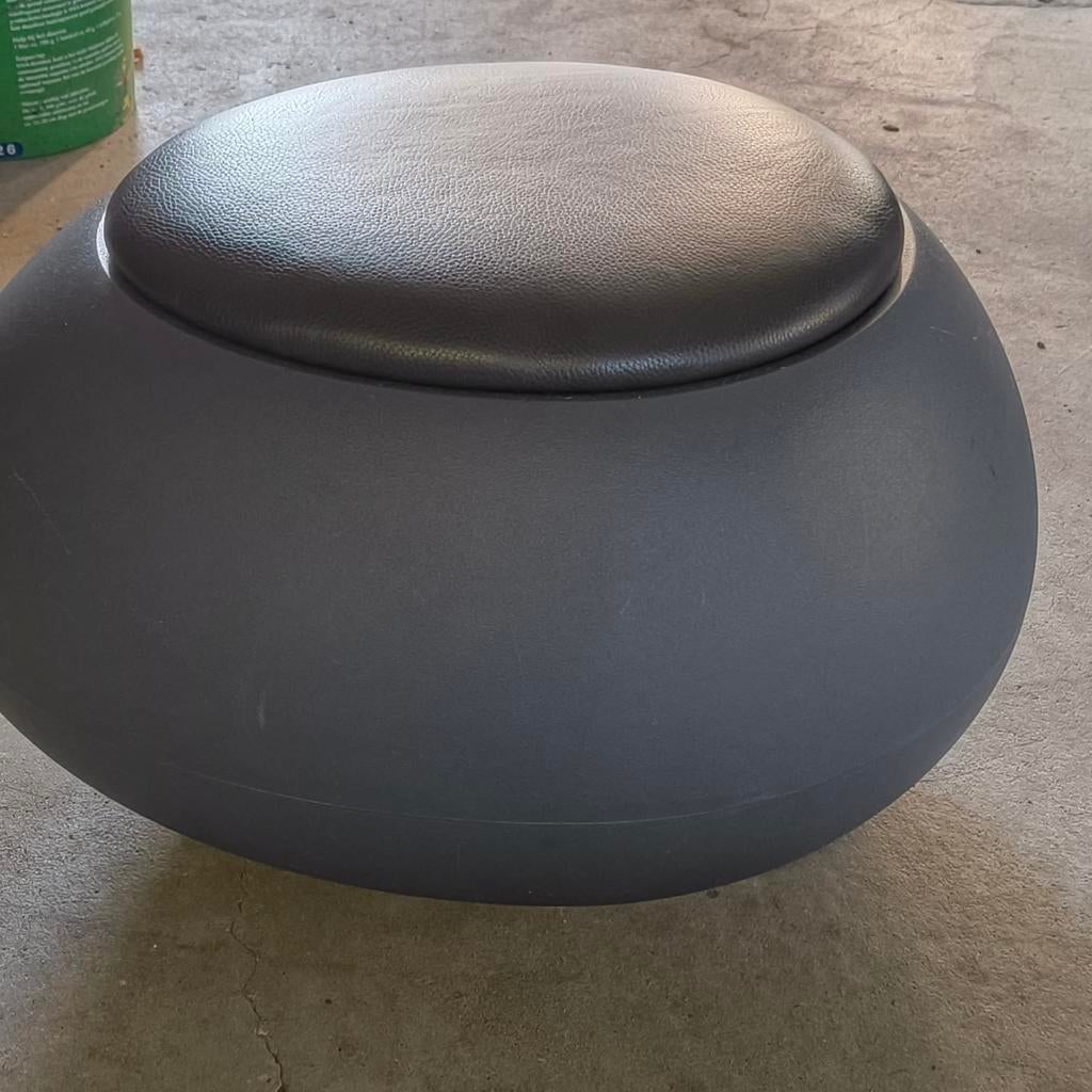 Leolux Beluga Design bijzettafel, 45 tot 60 cm, Minder dan 55 cm, Gebruikt, Rond