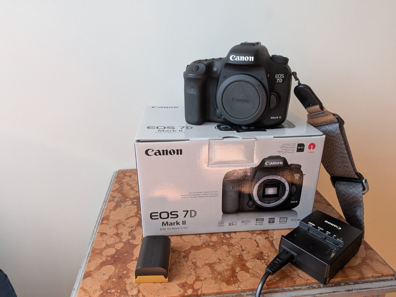 Canon EOS 7D Mark II Spiegelreflexcamera met accessoires, Ophalen, Canon, Zo goed als nieuw, Accu
