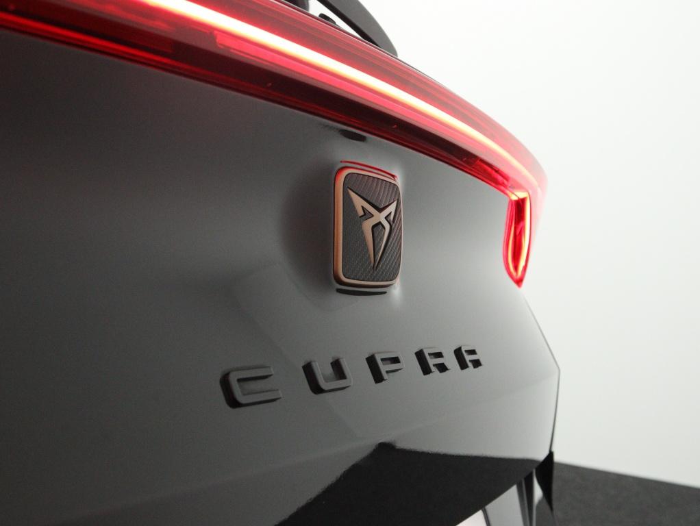CUPRA Formentor 1.4 TSI e-Hybrid Essential | Carplay navigat, 12 maanden, Gebruikt, 4 cilinders, Leder en Stof