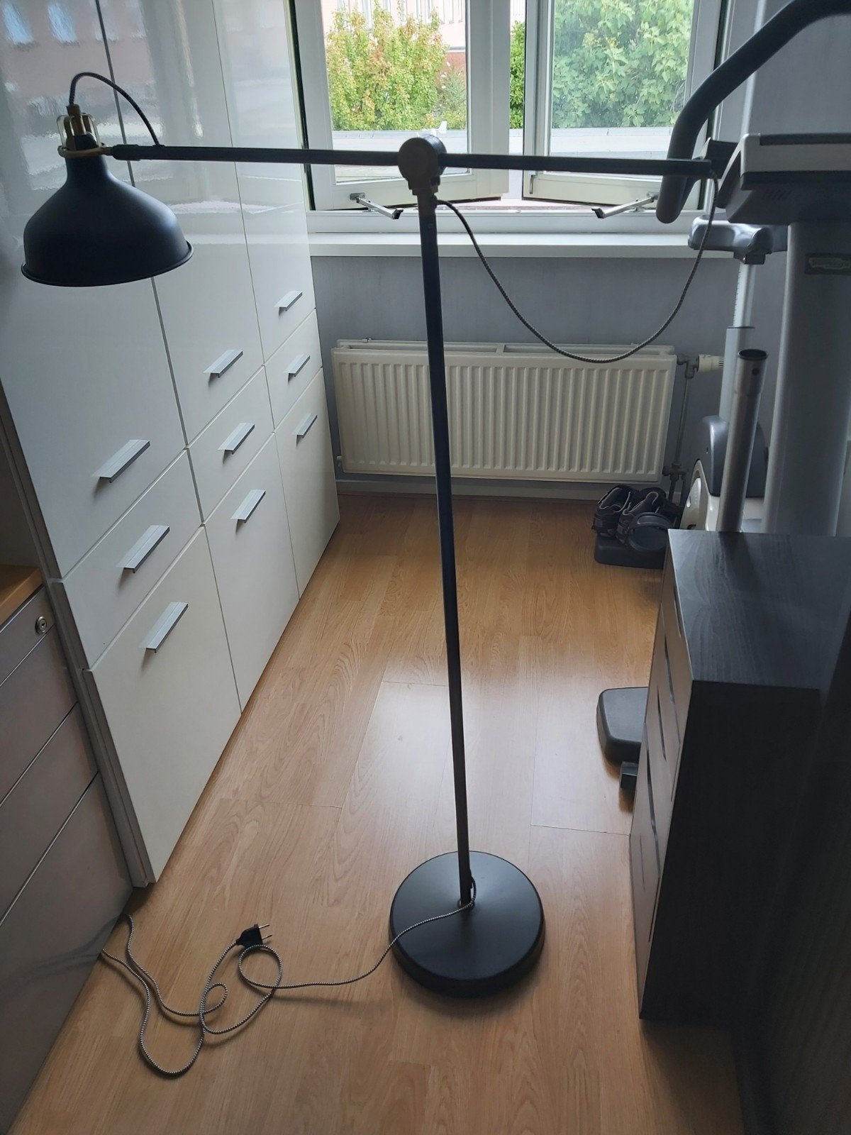 Zwarte staande lamp met verstelbare arm, Ophalen, Gebruikt, Modern, Industrieel, E27 (groot)
