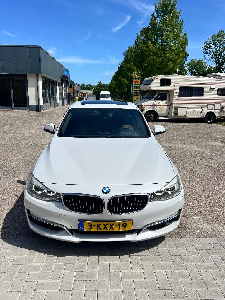 BMW 3-Serie GT 328I Aut8 2013 Wit, Auto's, Automaat, 745 kg, Achterwielaandrijving, 4 cilinders