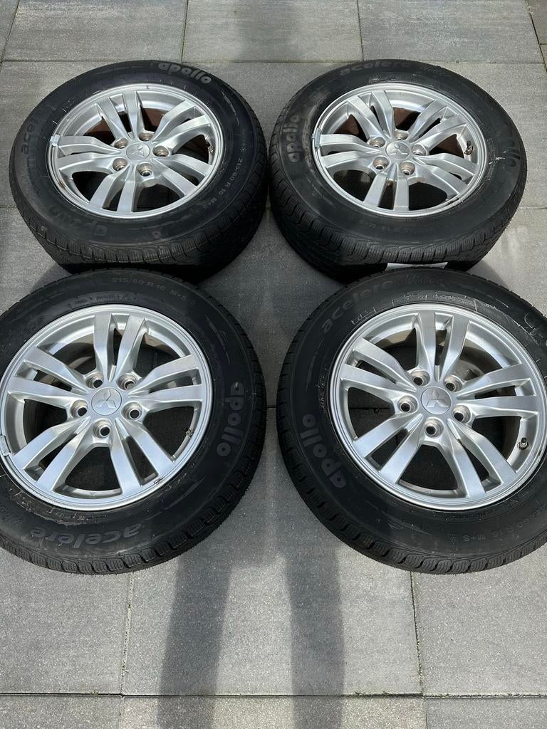 NIEUW! banden met licht metalen velgen., Ophalen, Nieuw, Mitsubishi