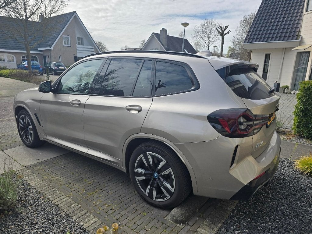 BMW iX3 286pk Aut 2025 Grijs