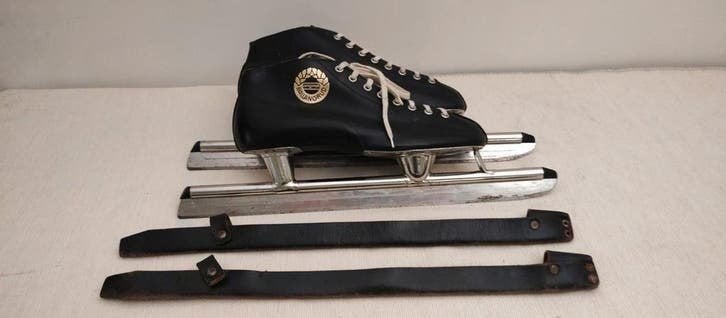 S372 BALLANGRUD hoge noren maat 42 geslepen, Gebruikt, -, -, Ophalen of Verzenden