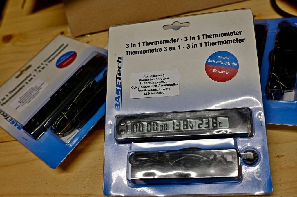 Temperatuur / accuspanning meter / chronograph (lap timer), Auto-onderdelen, Dashboard en Schakelaars, Alfa Romeo, Amerikaanse onderdelen
