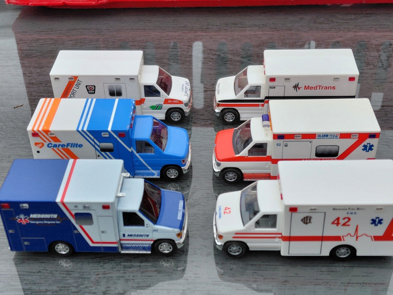 Busch Ford E 350 verzameling ambulance modelauto's, Hobby en Vrije tijd, Modelauto's | 1:87, Gebruikt, Auto, Overige merken, Ophalen of Verzenden