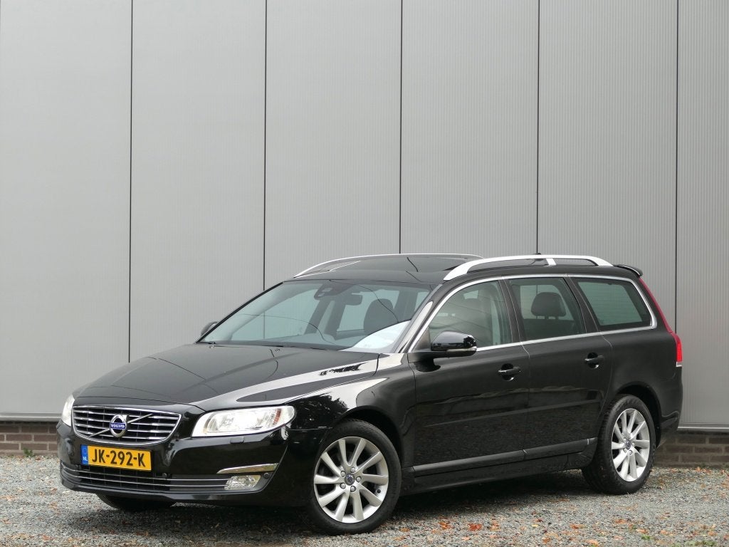 Volvo V70 2.0 T4 AUT Polar+ Schuifdak / Xenon / Trekhaak / S, Automaat, Gebruikt, 1969 cc, Zwart