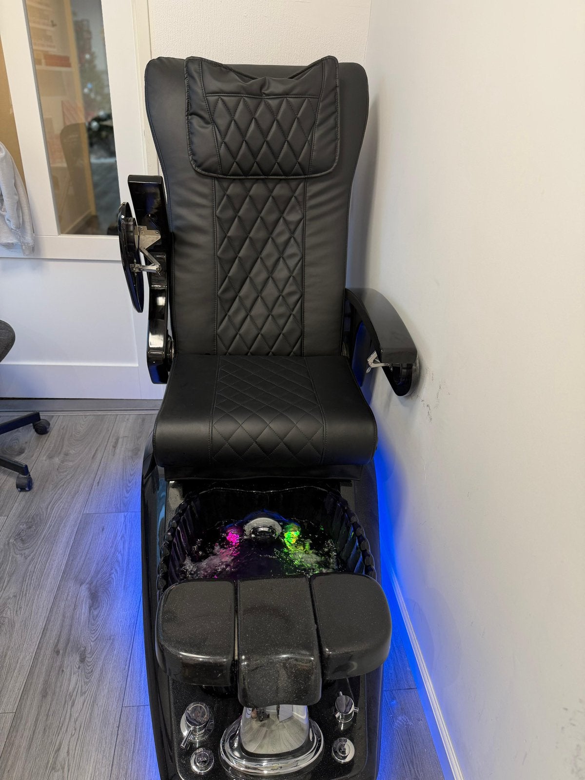 Pedicurestoel met massage, Diensten en Vakmensen, Nagels lakken