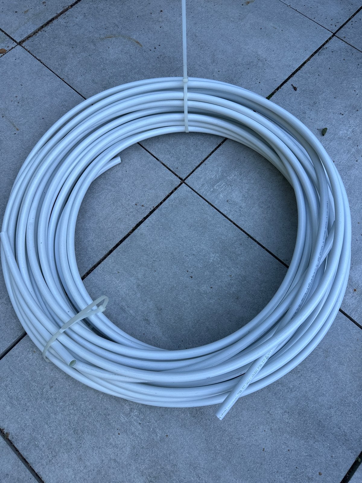 Nieuwe meerlagenbuis 15x2.6mm PE-XC/AL/PE-RT type II, Doe-het-zelf en Verbouw, Overige materialen, 6 meter of meer, Nieuw, Rechte buis