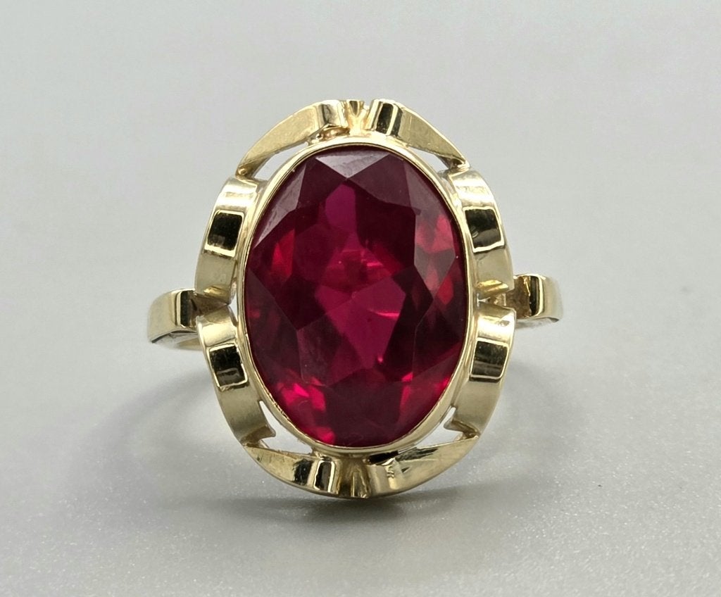 gouden Vintage ring met edelsteen robijn. 2026/458, ., Ophalen of Verzenden, ., Met edelsteen