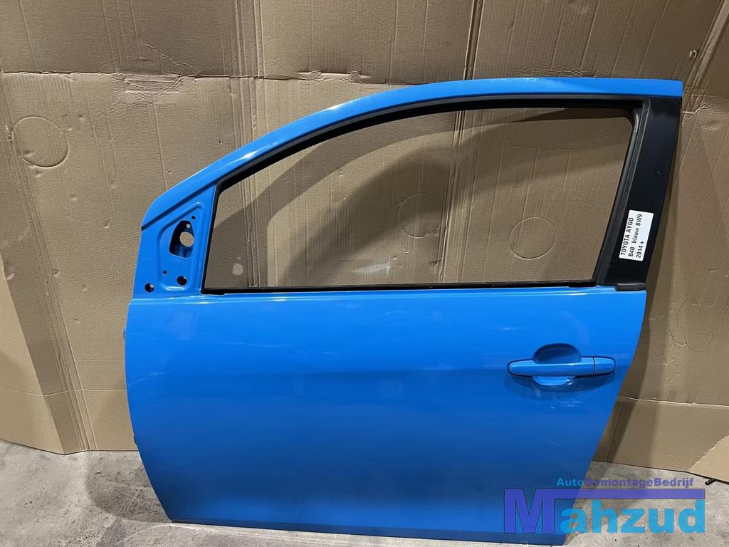 TOYOTA AYGO B40 blauw 8W9 Links voor deur portier 2014+, Info@toyota.co.jp, Gebruikt, Deur, Voor