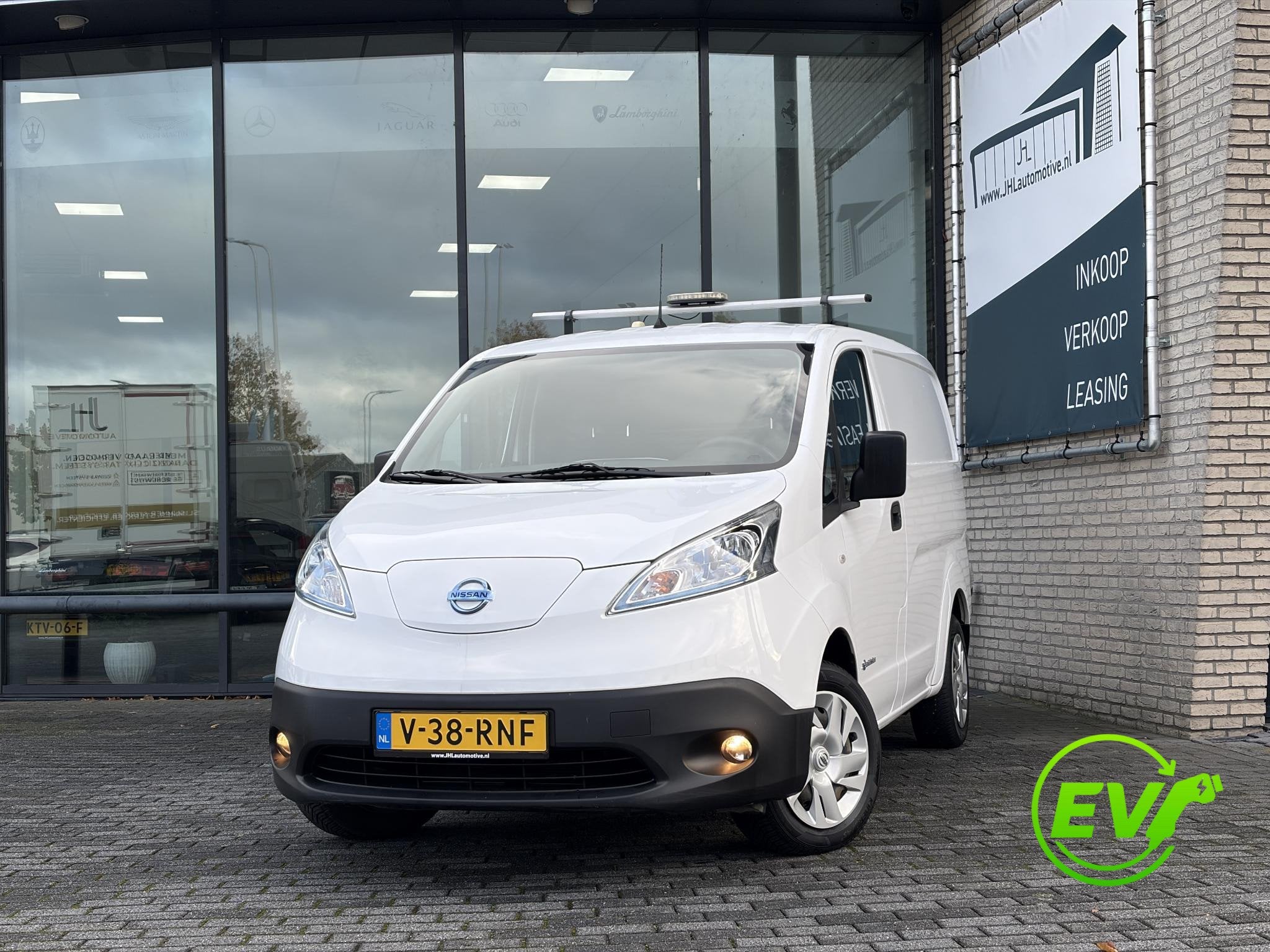 Nissan e-NV200 Visia 40 kWh*HAAK*ECC*KEYLESS*TEL*, Auto's, Gebruikt, 1573 kg, 450 kg, 2 stoelen