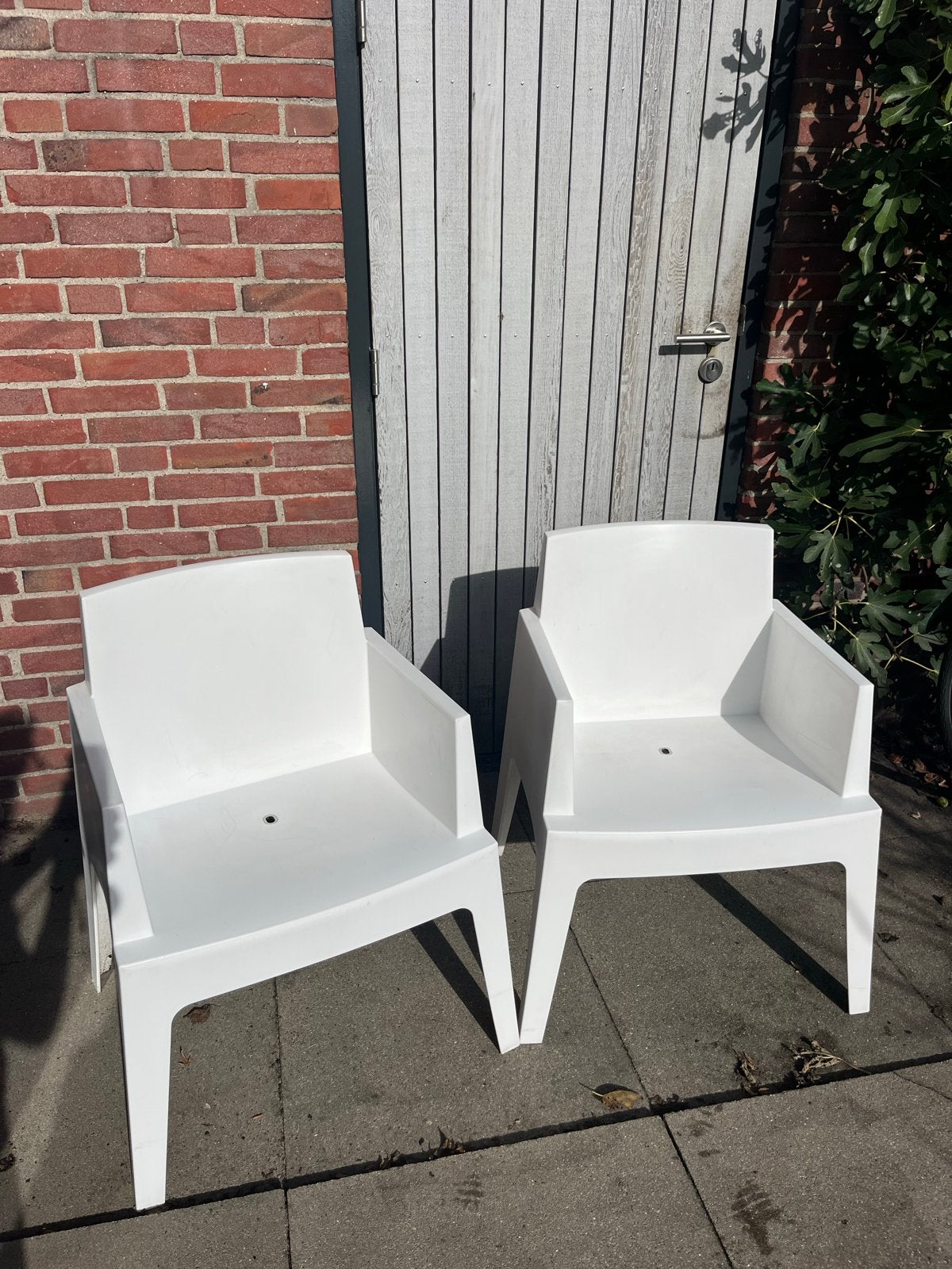 2 witte Philippe Starck tuinstoelen, Ophalen, Gebruikt, Kunststof