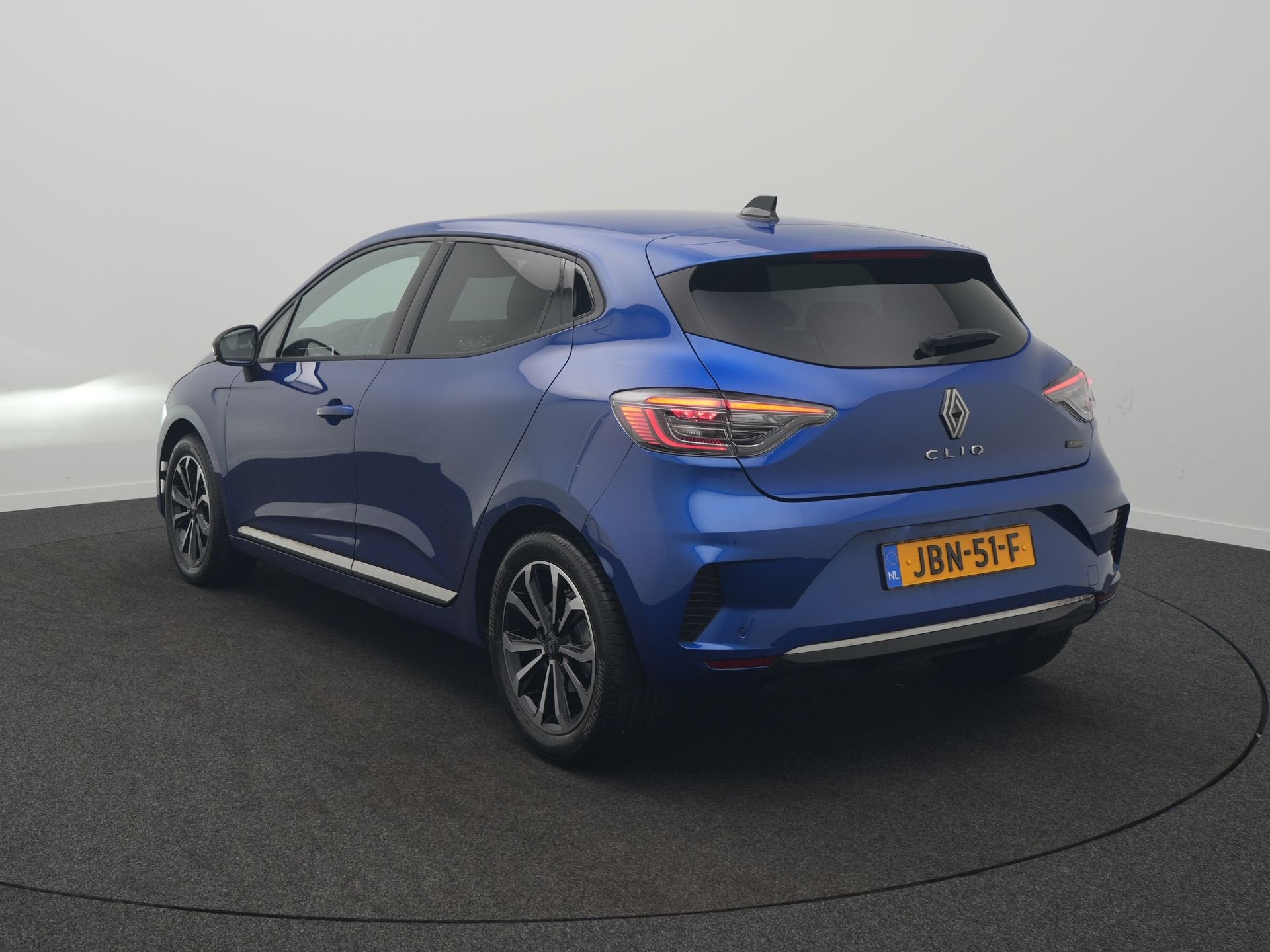 Renault Clio 1.6 E-Tech Full Hybrid 145 Techno - RIJKLAARPRI, Auto's, 12 maanden, Gebruikt, 4 cilinders, Blauw