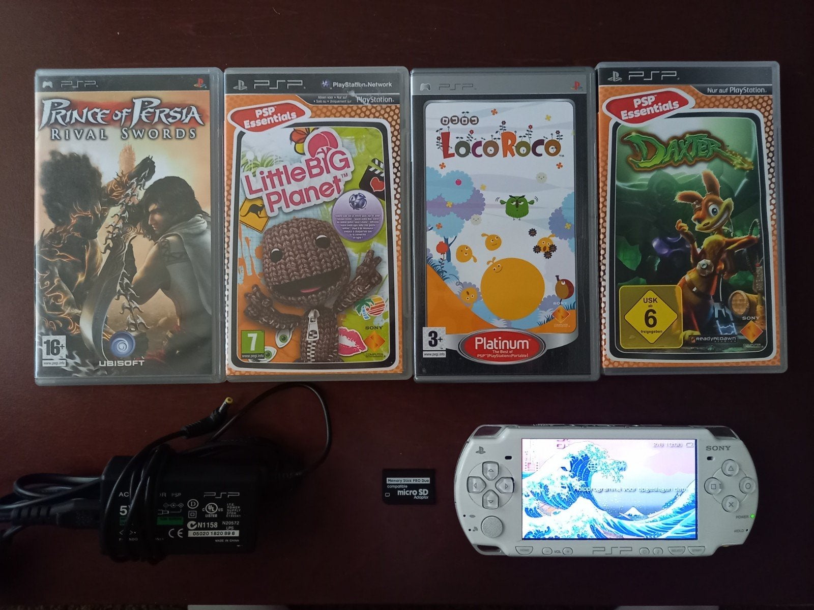 witte PSP 2000 met SD adapter en games, Spelcomputers en Games, Spelcomputers | Sony PSP, Wit, Ophalen of Verzenden, PSP, Gebruikt