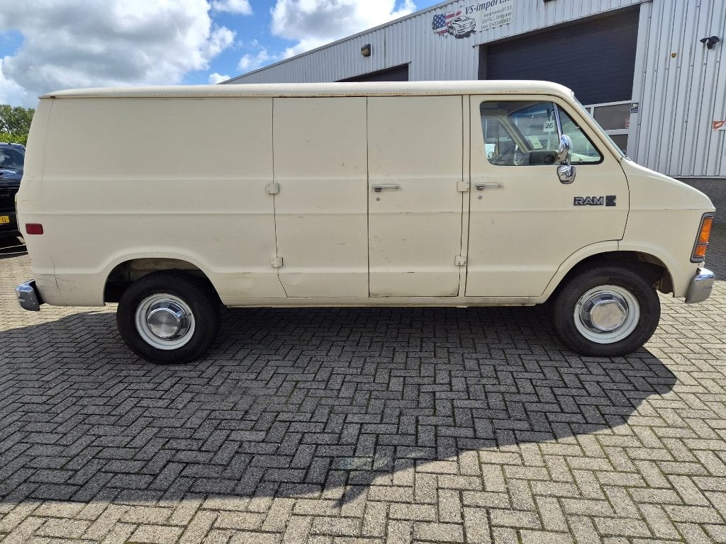1986 oldtimer V8 Dodge Ram B350 Van, INCLUSIEF 21% BTW, foto 8