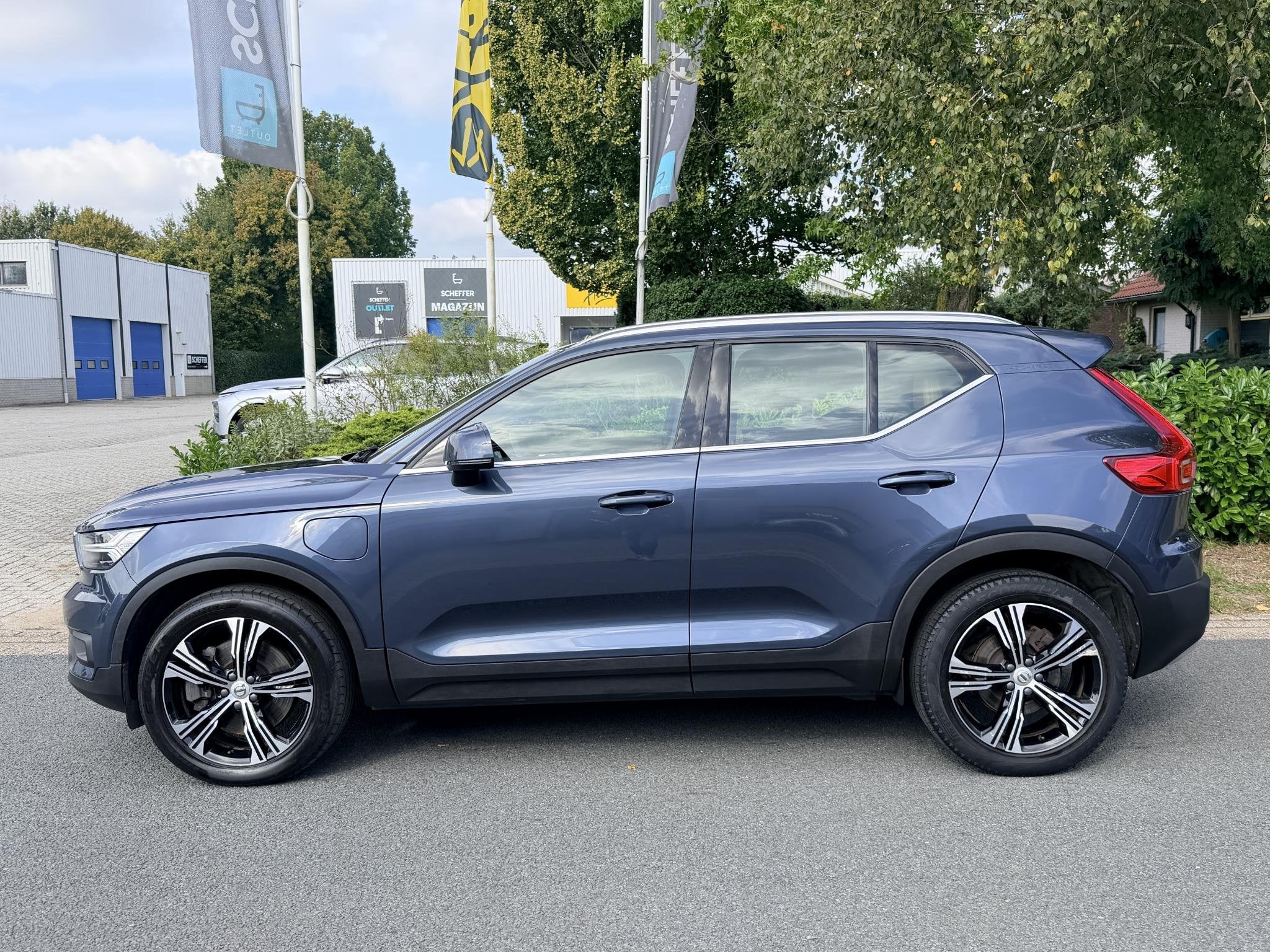Volvo XC40 1.5 T4 211PK Recharge Inscription•Leder•Trekh, Gebruikt, Euro 6, 1712 kg, Bedrijf
