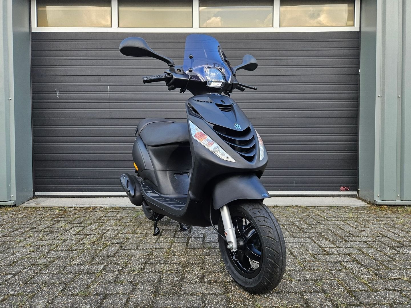 PIAGGIO ZIP 50 4T-2V SP LOOK BROM ZWART BJ2013 ZWART 10180KM, Maximaal 45 km/u, Onbekend, Ophalen of Verzenden, Zo goed als nieuw