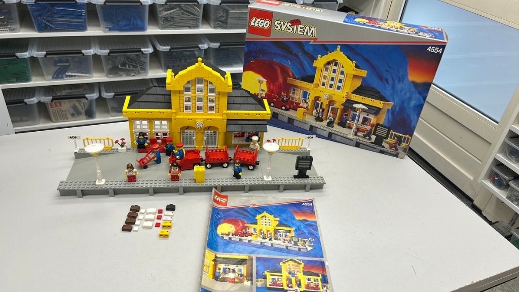 SB2826 Lego trein 4554 compleet + doos + boekje, Ophalen of Verzenden, Zo goed als nieuw