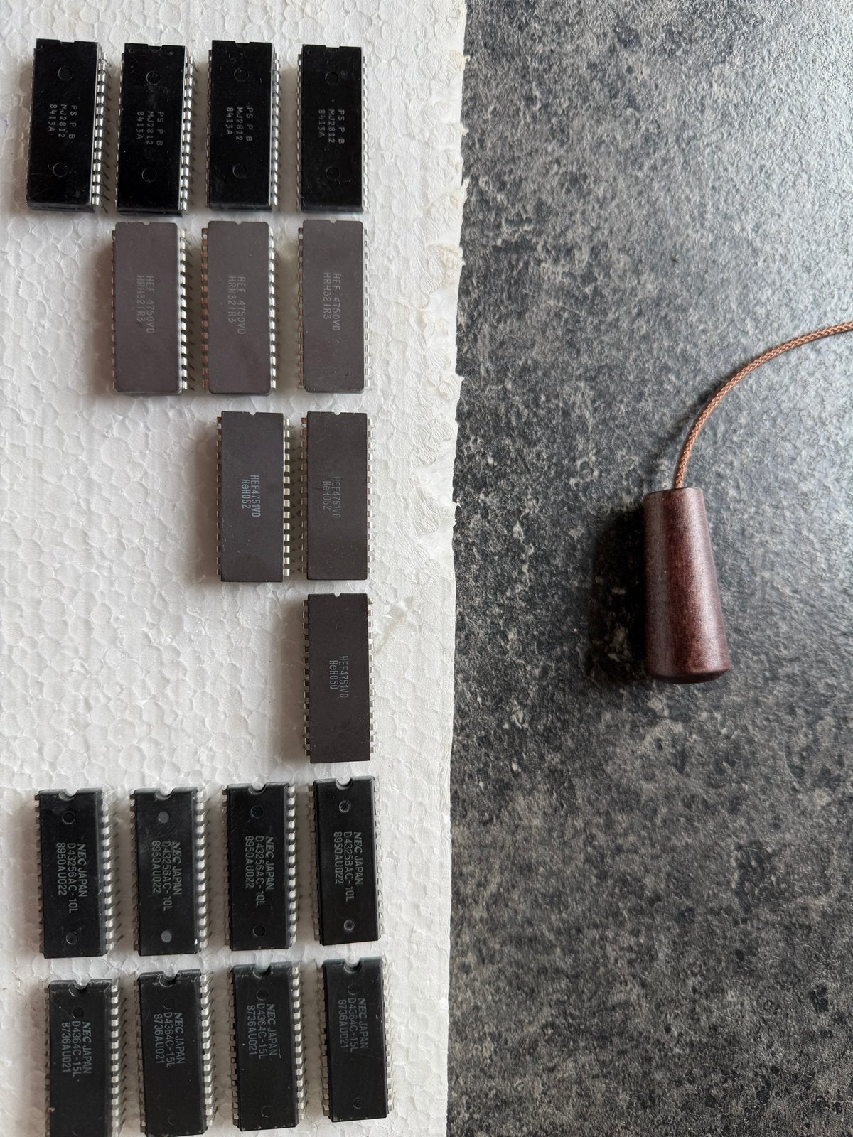 Diverse partij vintage IC's en chips, Hobby en Vrije tijd, Ophalen of Verzenden, Zo goed als nieuw