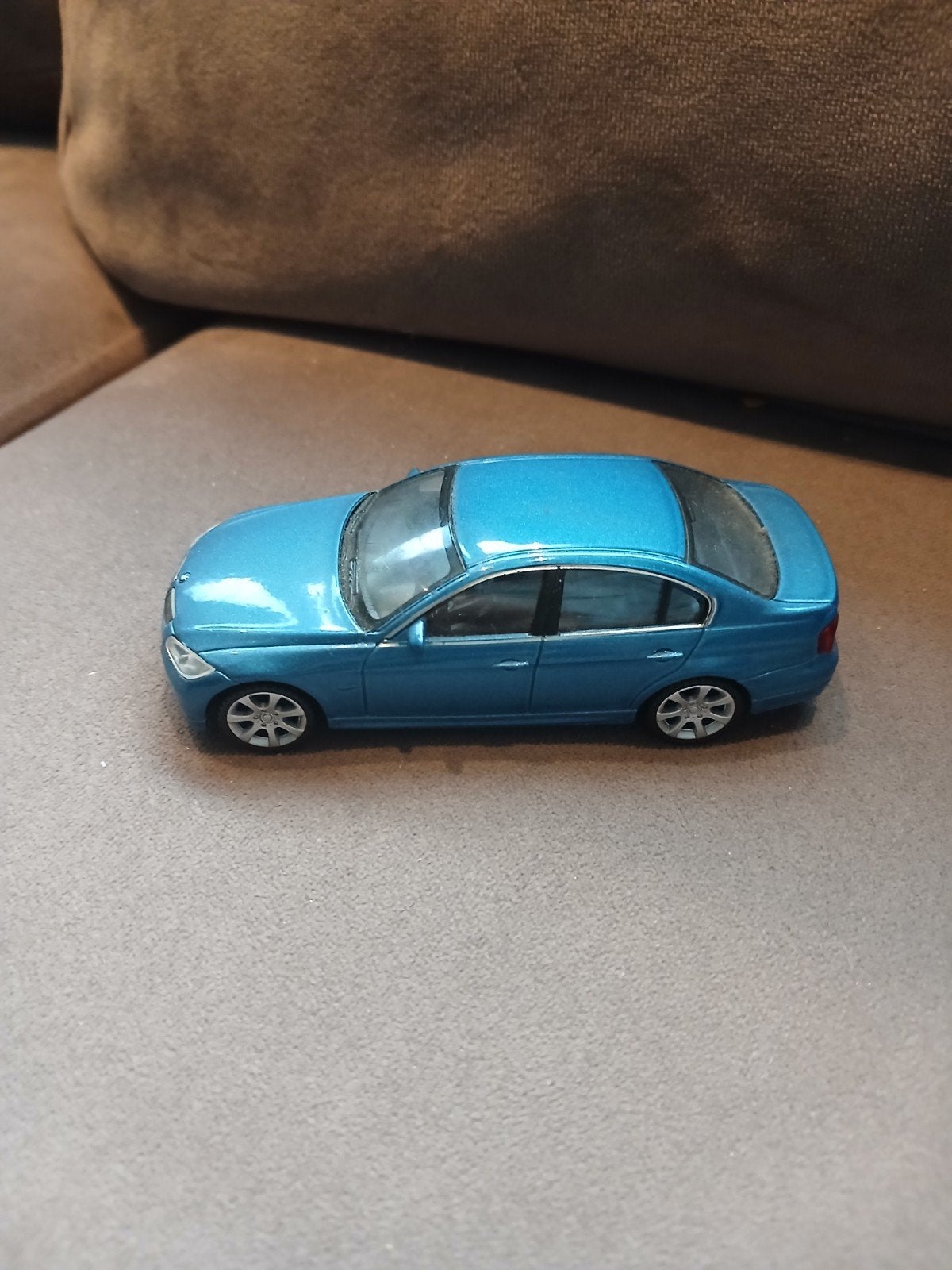 Leuk schaalmodel welly van de BMW 330i, gemaakt door fabrika, Ophalen of Verzenden, Gebruikt, Auto, Overige merken