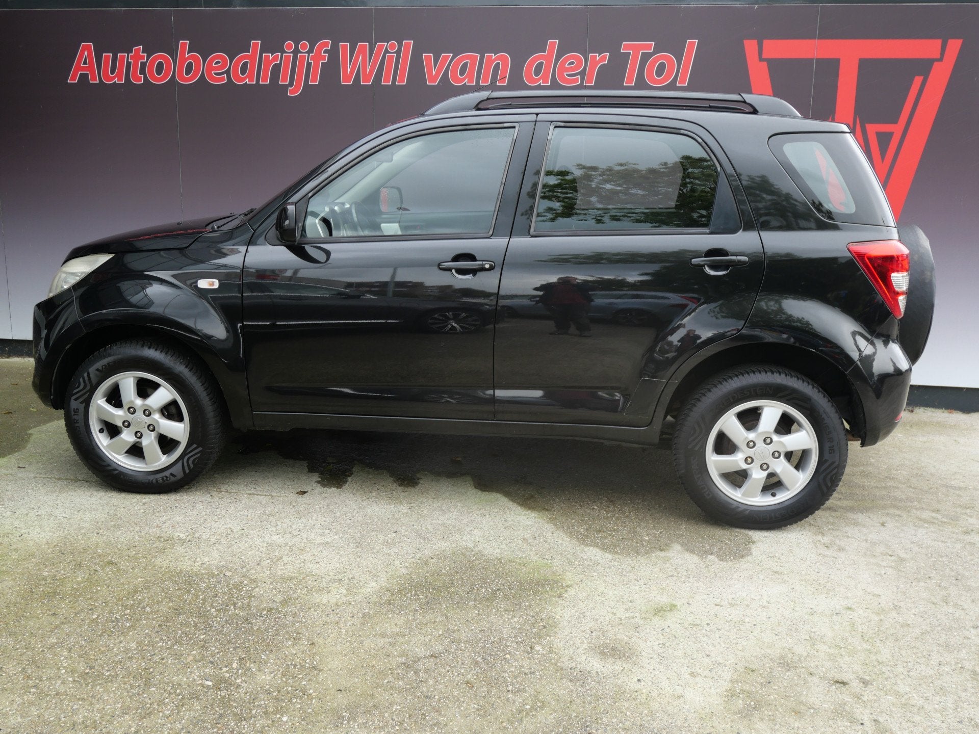 Daihatsu Terios 1.5 16v EXPLORE | AIRCO | ALL-SEASON | NL-AU, Auto's, 13 km/l, 1350 kg, Gebruikt, Zwart