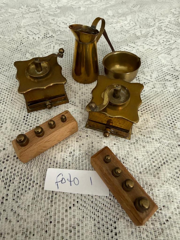 Letterkast en verschillende koperen miniaturen, Antiek en Kunst, Ophalen