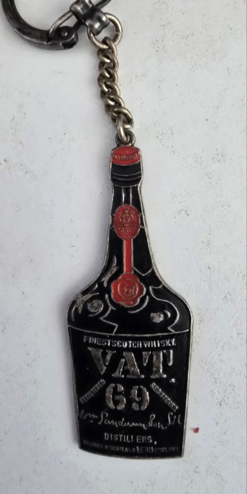 Vintage Sleutelhanger VAT 69 Whisky Fles, Ophalen of Verzenden, Gebruikt, Merk