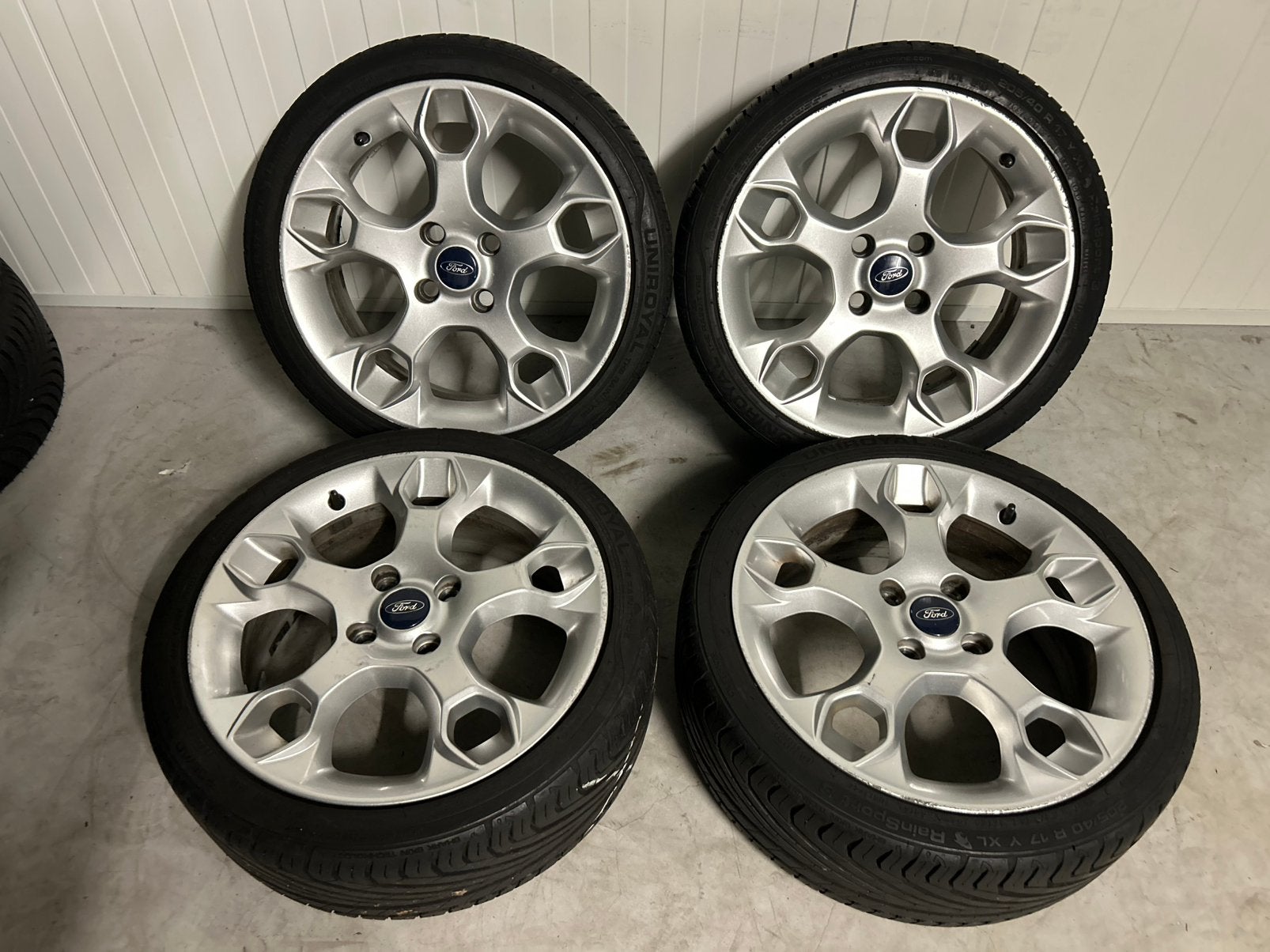 Ford Fiesta MK7 17 inch 4x108 205/40/17 Zomer Uniroyal, Ophalen, Gebruikt, Ford, Banden en Velgen