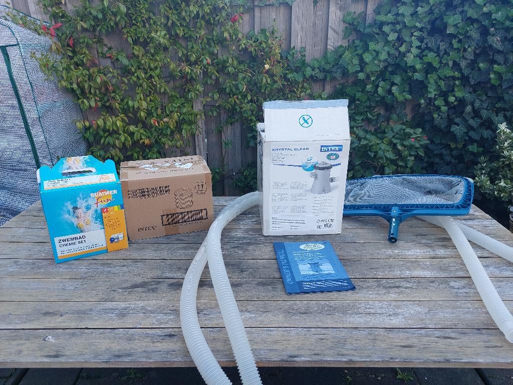Zwembadpomp Intex plus zwembad chemie set, Tuin en Terras, Zwembad-toebehoren, Zo goed als nieuw, Zwembadpomp, Ophalen