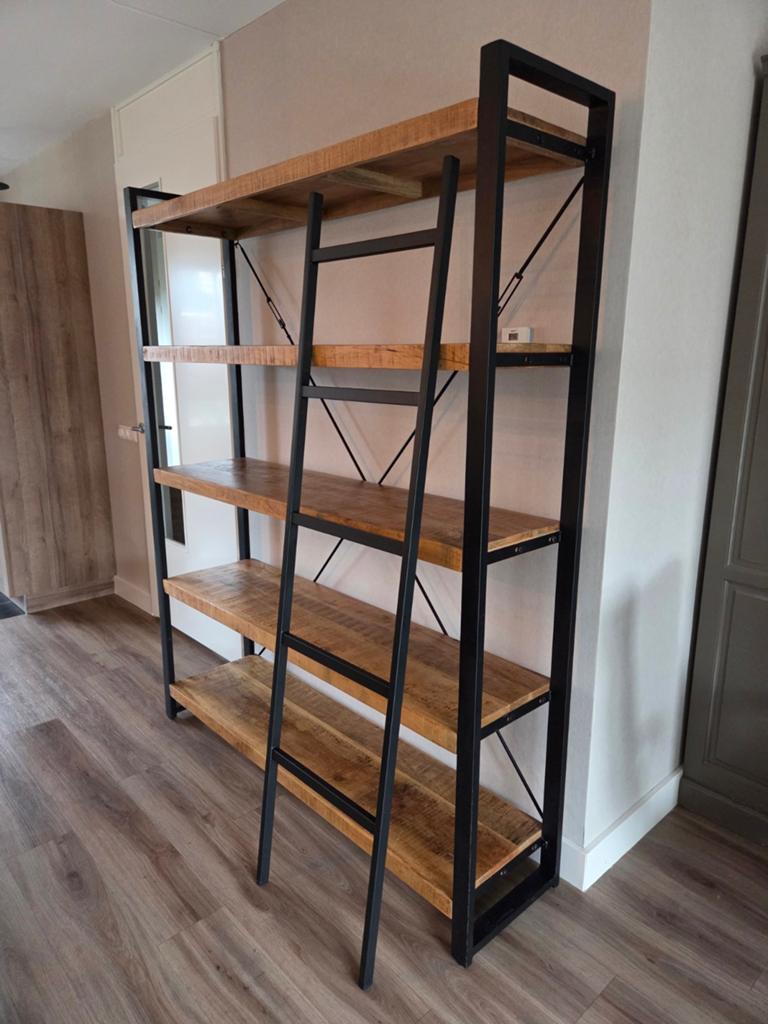 Industriële kast van mangohout en stalen frame, Met plank(en), 200 cm of meer, 150 tot 200 cm, Zo goed als nieuw