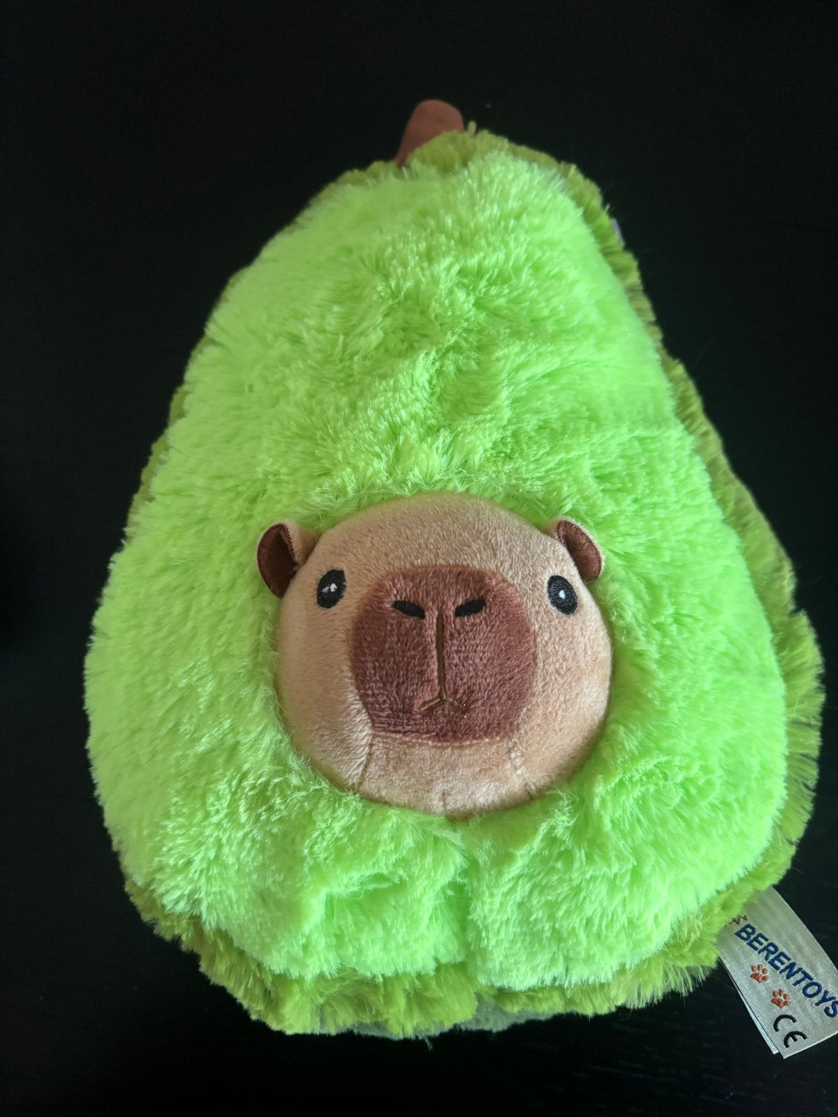 Leuke avocado knuffel met capybara gezichtje, Kinderen en Baby's, Groen, Overige merken, Overige karakters, Overige typen