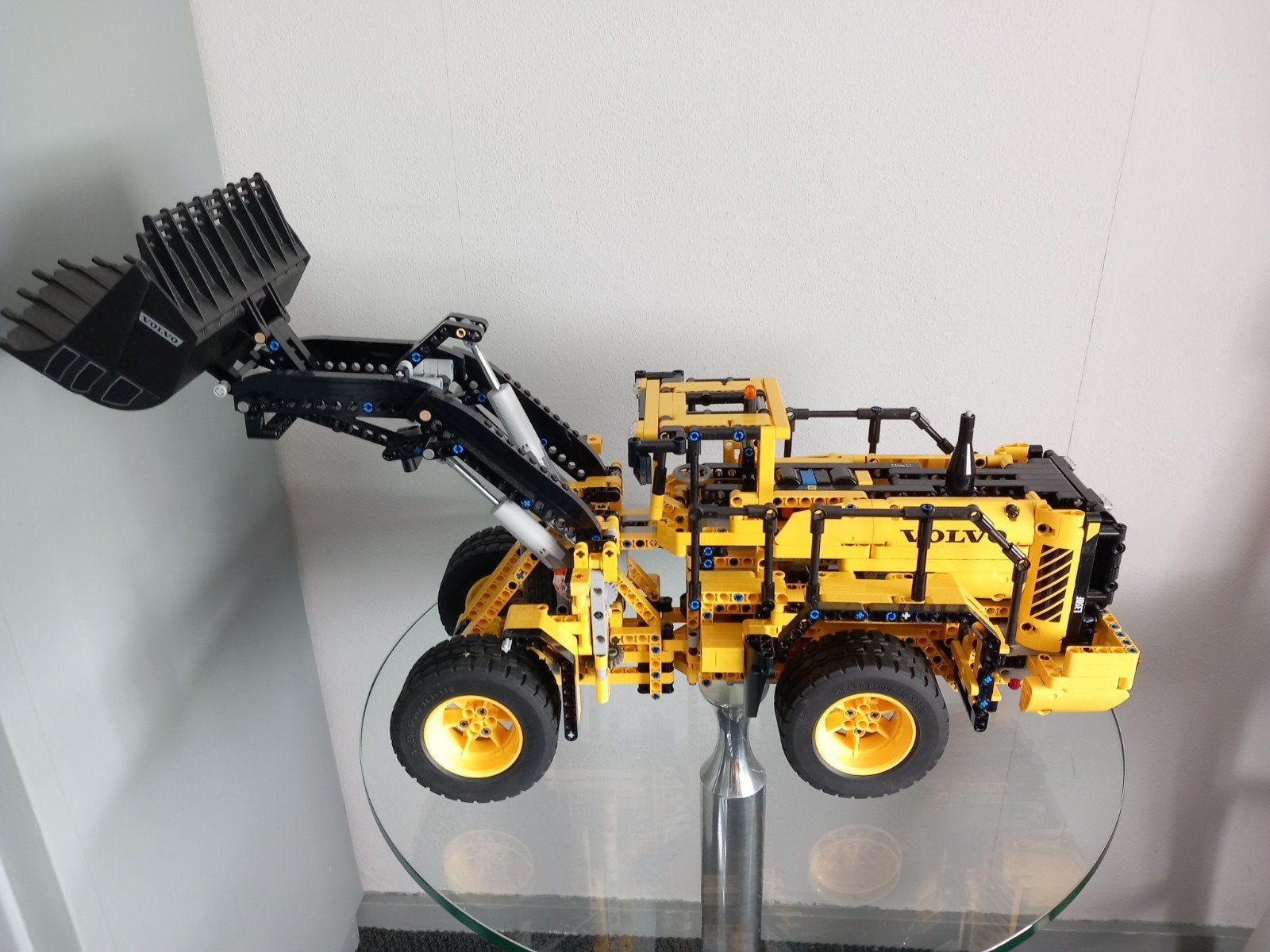 Lego Technic Volvo Wiellader L350F (42030), Ophalen of Verzenden, Zo goed als nieuw, Overige merken