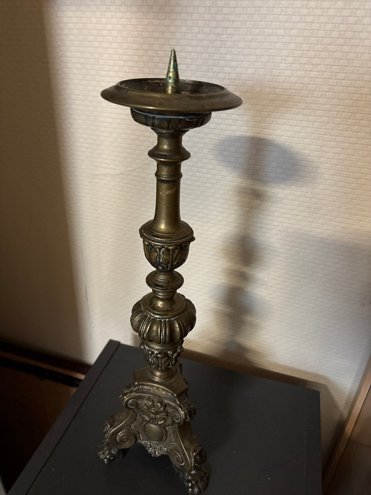 Antieke bronzen kandelaar, prachtig gedetailleerd, Ophalen of Verzenden, Koper of Brons