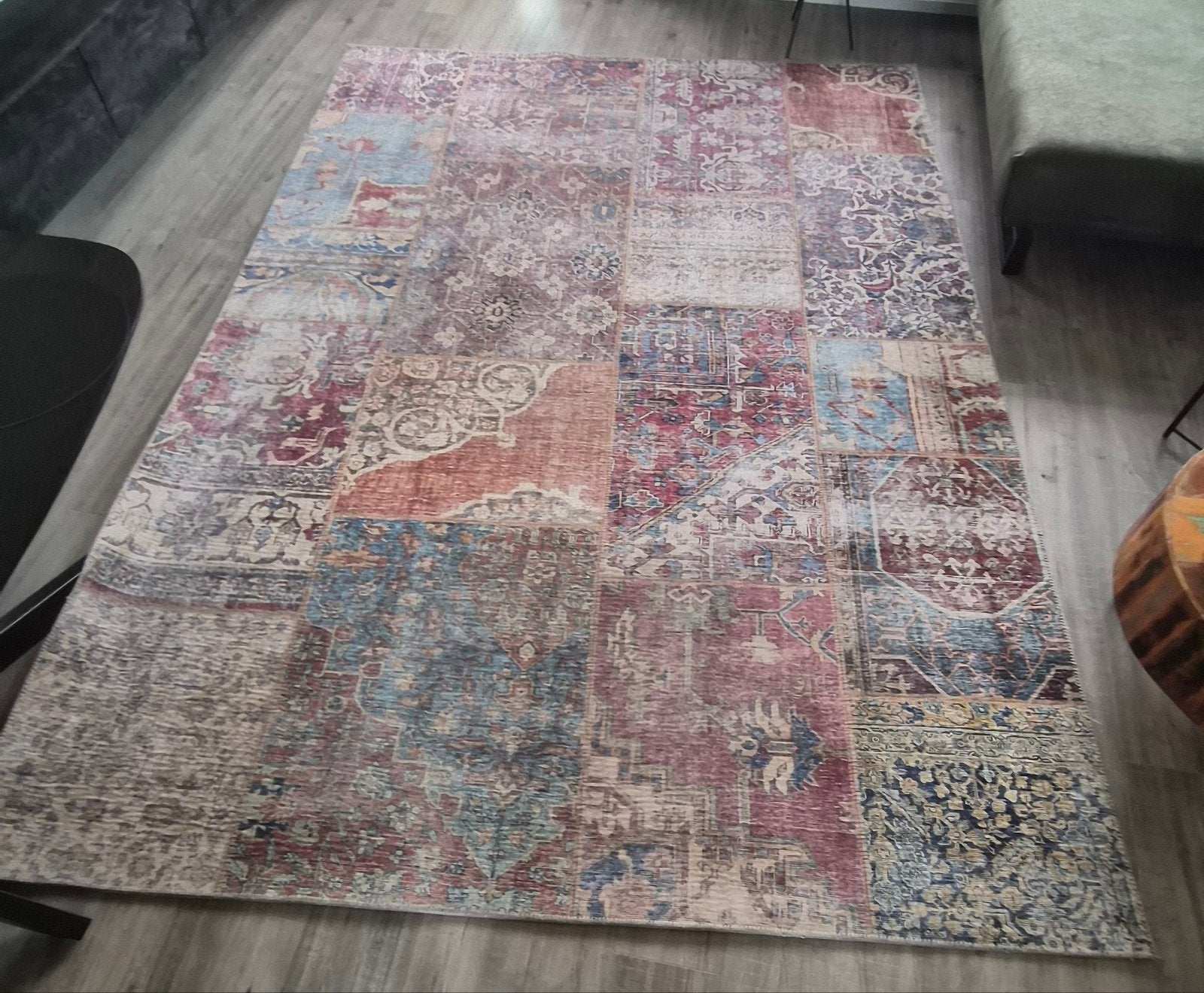 Fraai Patchwork Vloerkleed Azara Rood 230x330cm Vintage Look, Huis en Inrichting, Stoffering | Tapijten en Kleden, Ophalen, 200 cm of meer