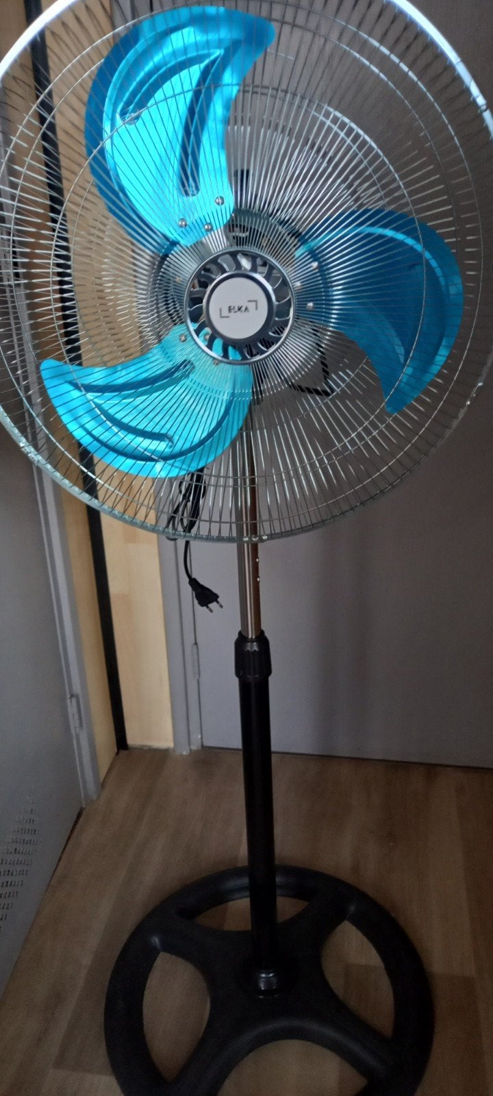 18 inch 100W Statiefventilator - Nieuw in doos of gemonteerd, Witgoed en Apparatuur, Ophalen, Nieuw