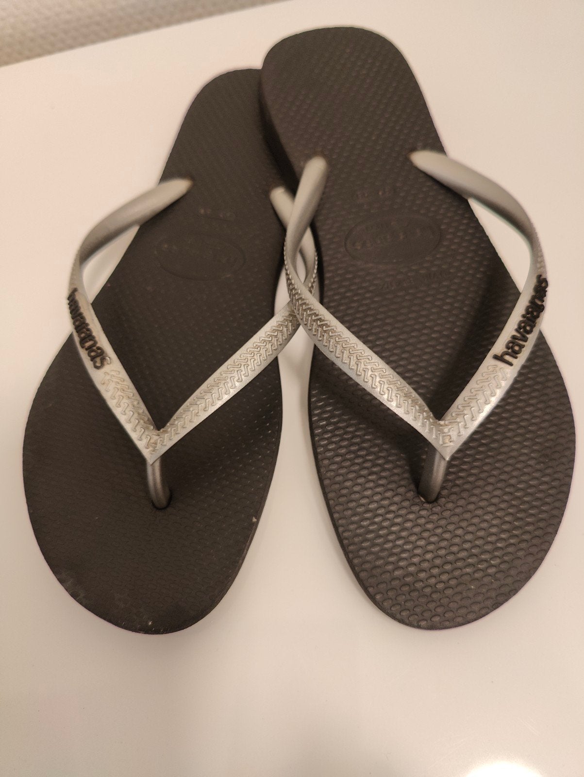 Teenslippers  HAVAIANAS.maat 39-40, Ophalen of Verzenden, Zo goed als nieuw, Zwart