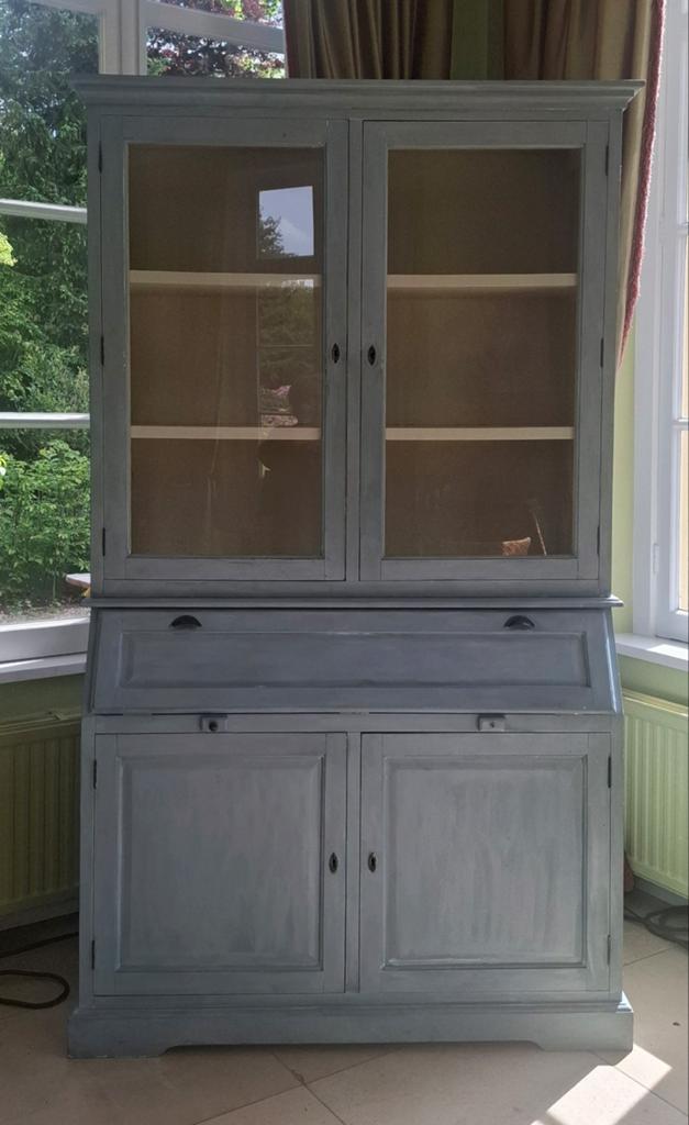Buffetkast hoog, lichtgrijs, 4 deuren, klep en laatje, Gebruikt, Met deur(en), 100 tot 150 cm, Ophalen of Verzenden