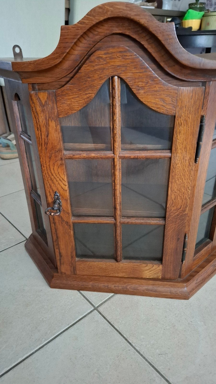 Retro vitrinekastje eiken hout 3 plankjes, Ophalen, Met deur(en), 50 tot 100 cm, Zo goed als nieuw