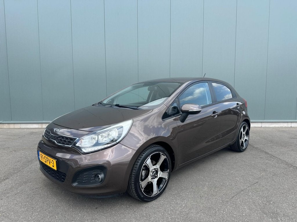 Kia Rio 1.2 CVVT Plus Pack AIRCO | TREKHAAK | ONDERHOUDSBOEK, Auto's, 21 km/l, Euro 5, 40 €/maand, 4 cilinders