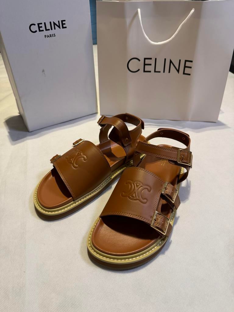 Celine Triomphe Platte Sandalen - Bruin Leer, Kleding | Dames, Schoenen, Bruin, Nieuw, Sandalen of Muiltjes, Ophalen of Verzenden